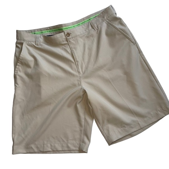 Izod Golf Men’s Size 38 lightweight performance khaki shorts - Picture 1 of 6